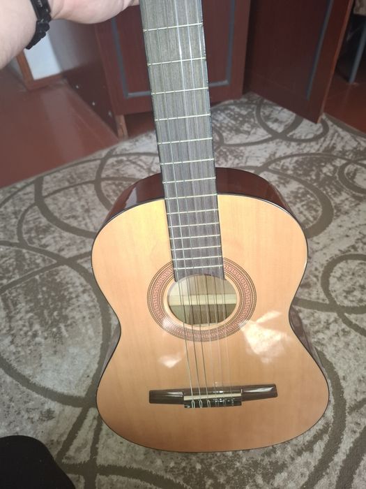 Продаю гітару Hohner HC03