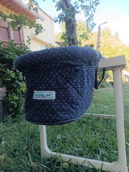 Cadeirinha de mesa para bebé