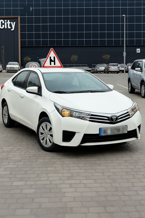 Курси водіїв, автоінструктор, інструктор з водіння Toyota Corolla