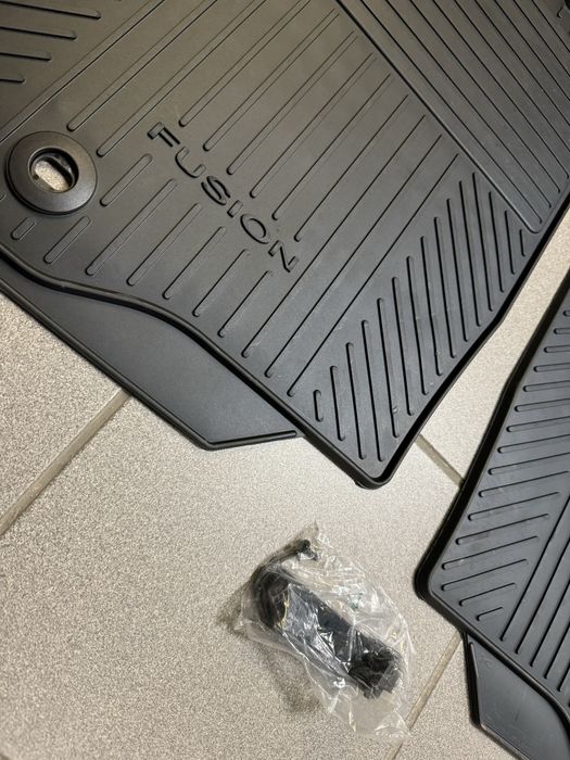 Dywaniki gumowe przednie Ford Fusion