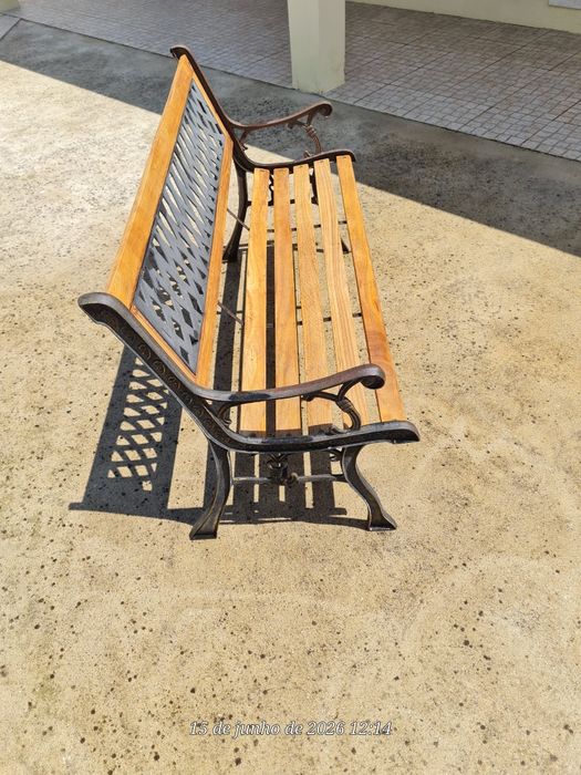 Vende-se banco de jardim