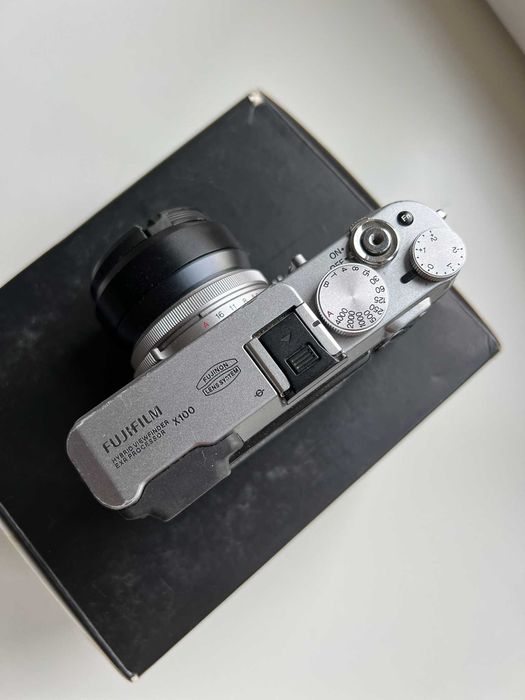 Camera Fujifilm X100