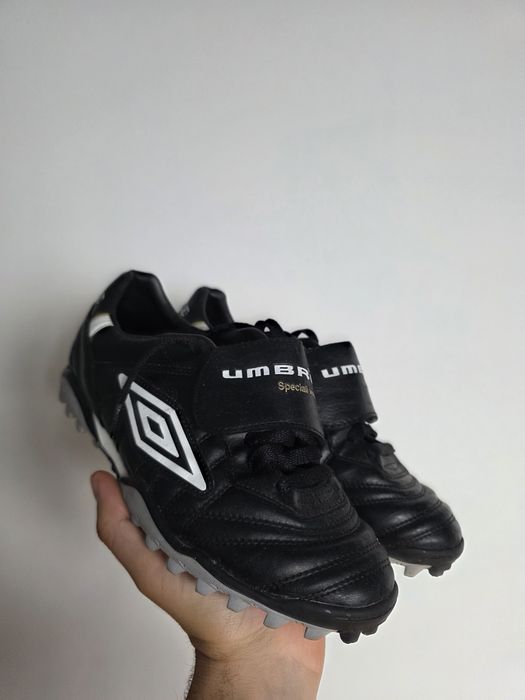 Buty koreczki firmy Umbro używane 41