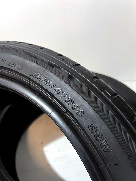 Pneus Bridgestone Potenza S001 - 235/40/19 - Como NOVOS