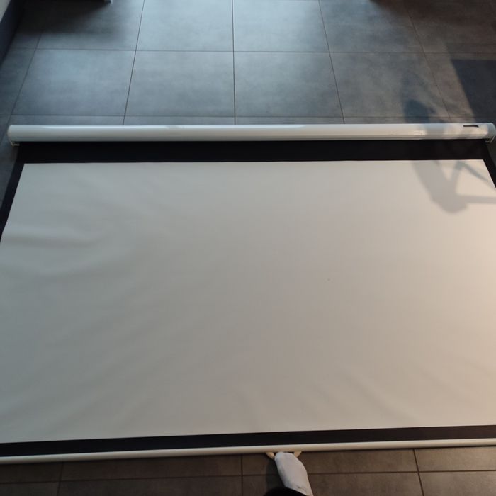 Rzutnik EPSON EH-TW5300 + gratis ekran 2,5*1,5m
