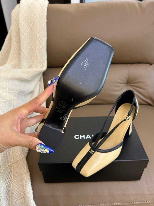 Czółenka Chanel Square Toe