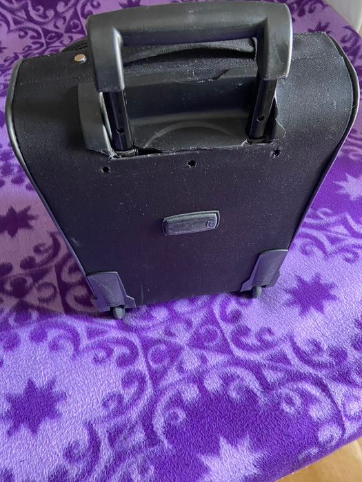 Vendo  măla   de  cabine  -viagem