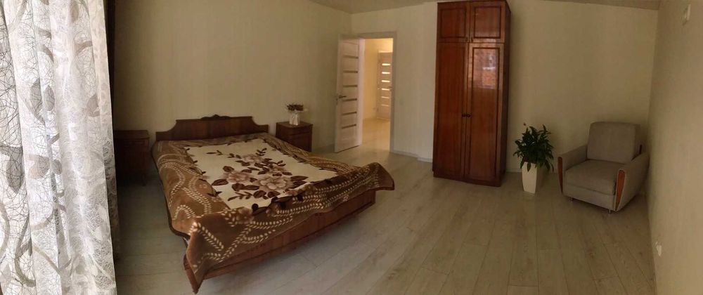 Подобово. Посуточно. Недалеко озеро. Центр, нова 3 кімн квартири.