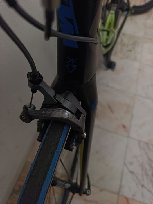 Bicicleta de estrada KTM carbono M