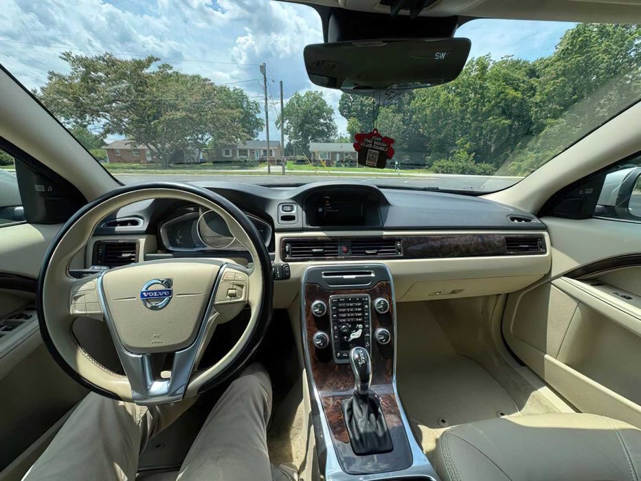 Volvo XC70 T6      2015