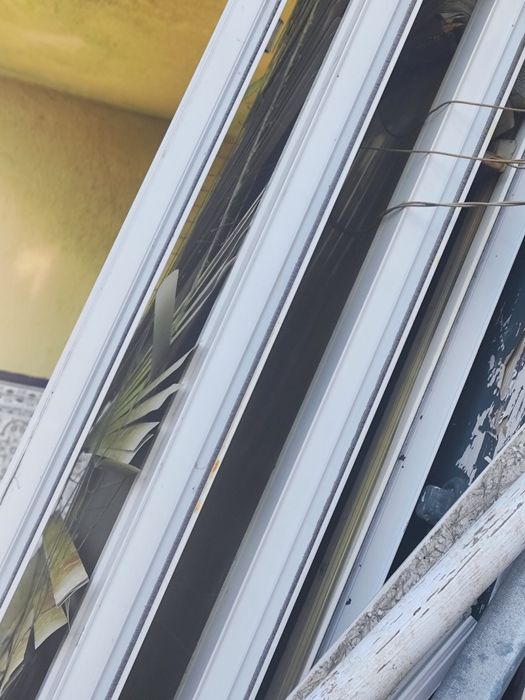 Janelas duplas com portadas