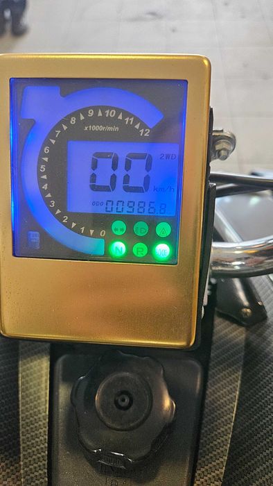 Moto 4, dois lugares 300 cc com cerca de 1000 km em muito bom estado