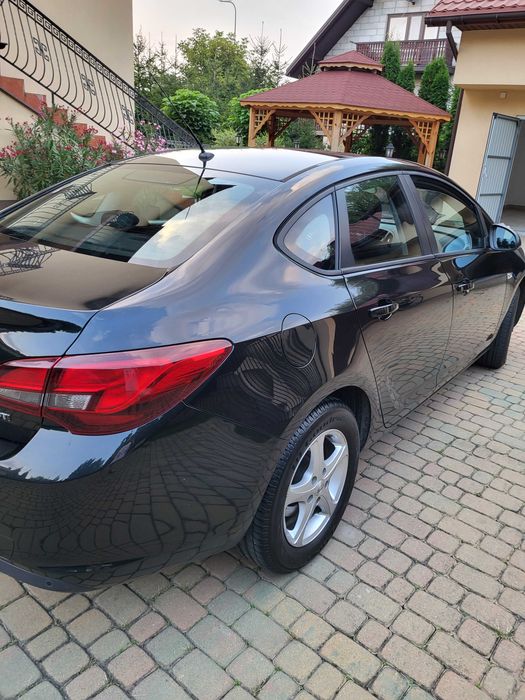 Opel Astra Sedan 2015 1,6 Diesel