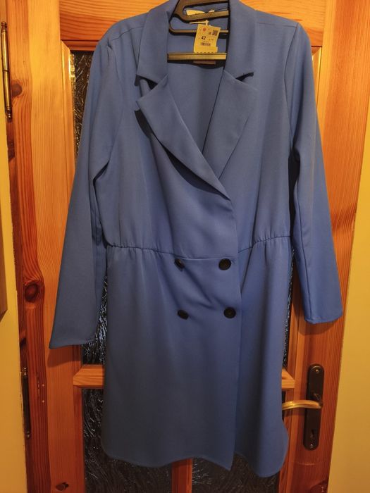 Elegancka sukienka Reserved.