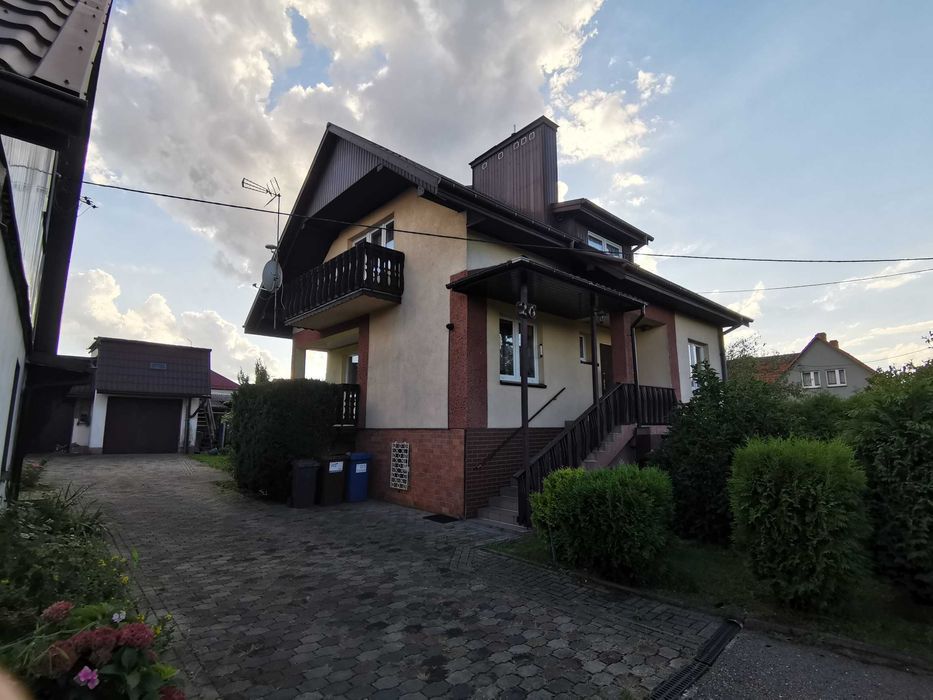 Posiadłość z dwoma domami