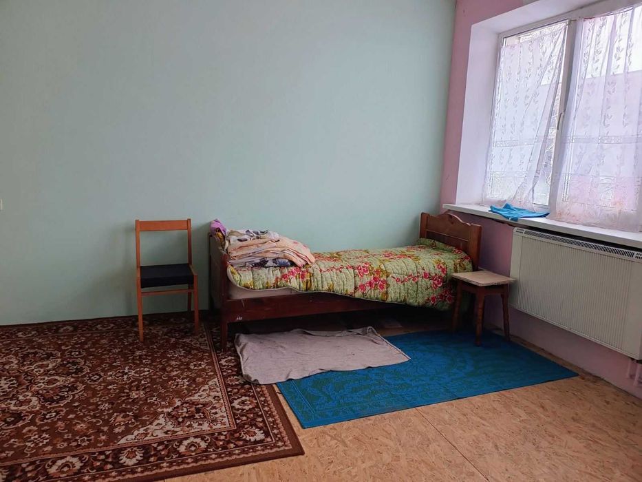 Без застави На  1-3 місяці 3-х кімн. частину будинку міс