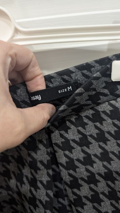 Krótka spódnica w pepitkę Sinsay M