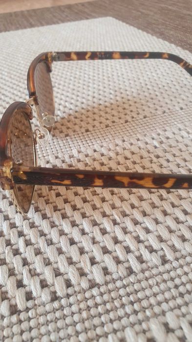 brązowe okulary przeciwsłoneczne na-kd