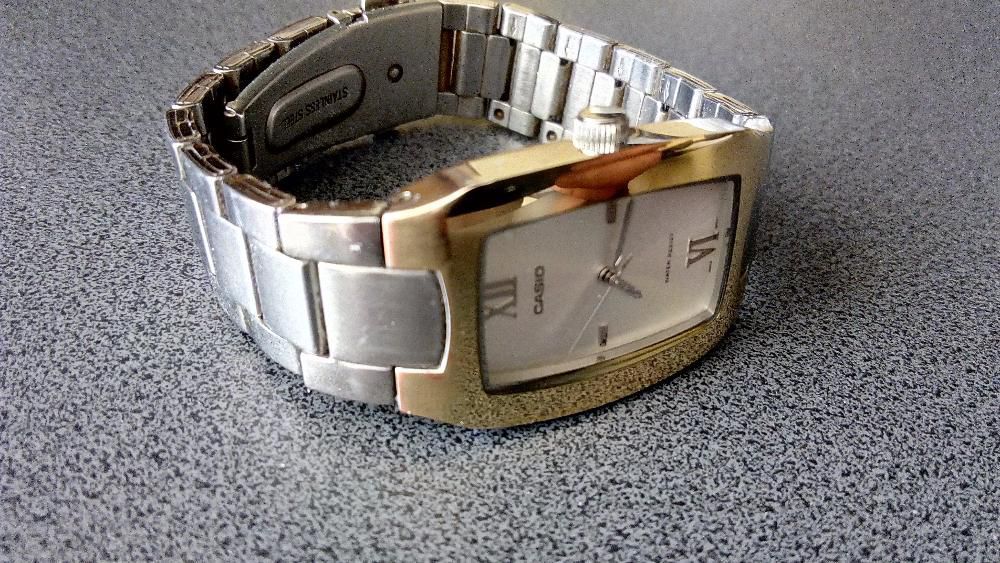 casio na stalowej bransolecie