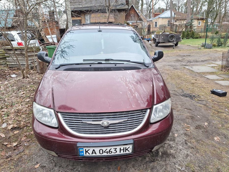 Crysler Voyager LX 2003