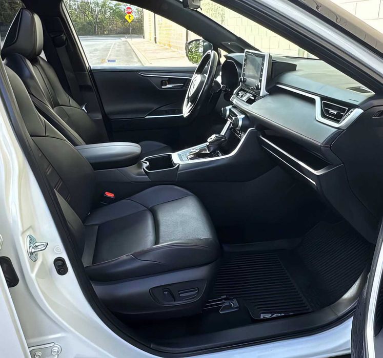 Toyota RAV4 Prime XSE      2022