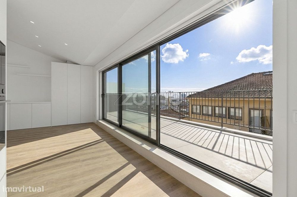 Penthouse T1 NOVA COM VISTA MAR, em Cedofeita, Porto