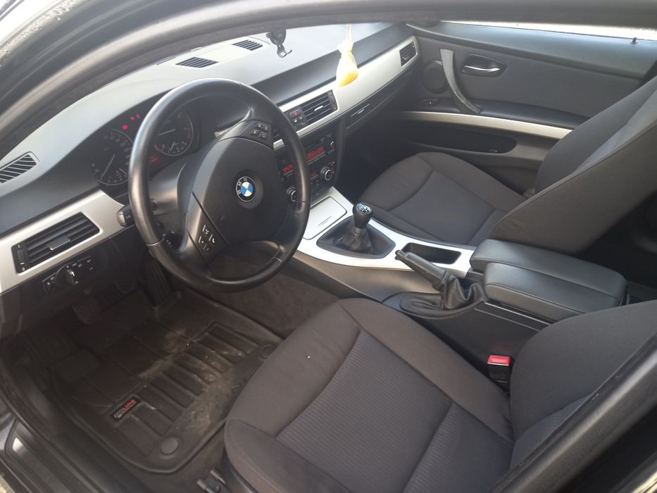 samochód osobowy bmw 3 2009