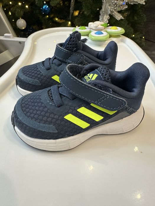 Кросівки adidas дитячі