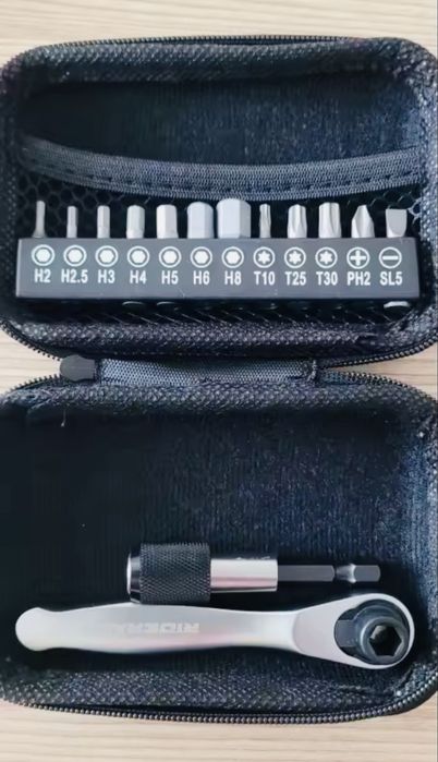 Набір інструментів в футлярі трещотка біти подовжувач для побуту мото