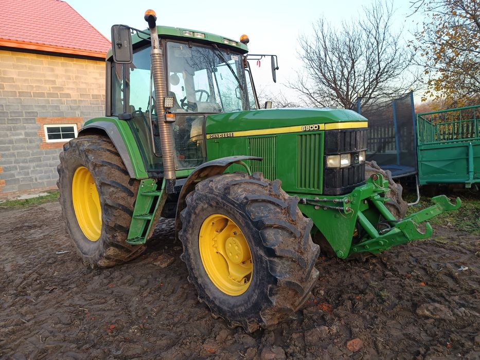 Ciągnik rolniczy John Deere 6800 jak 6810