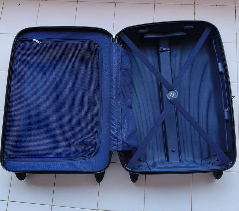 modelo icónico C-Lite Spinner da Samsonite