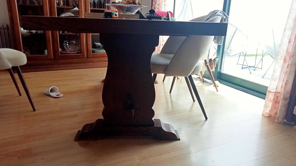 Mesa rústica de madeira  castanheiro