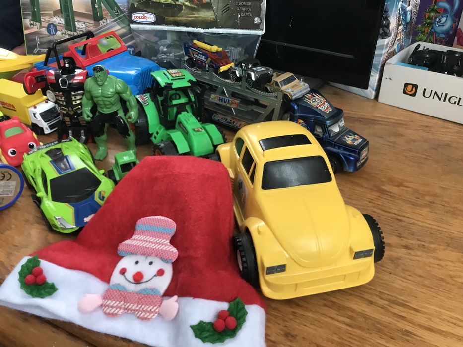 Іграшки для хлопчика лотом