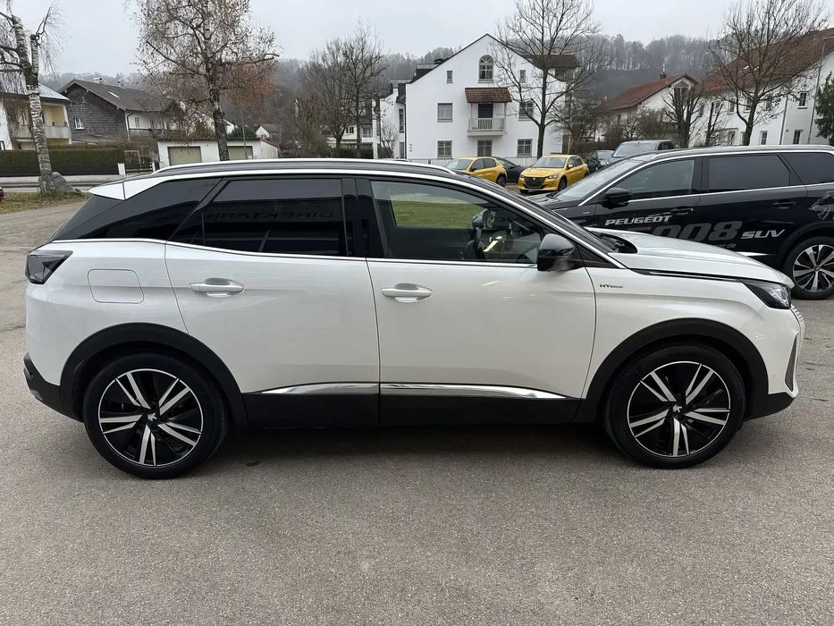 Peugeot 3008      2021