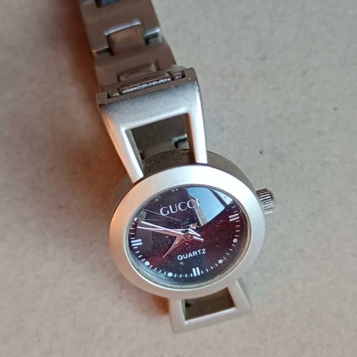 Zegarek kwarcowy z bransoletą GUCCI
