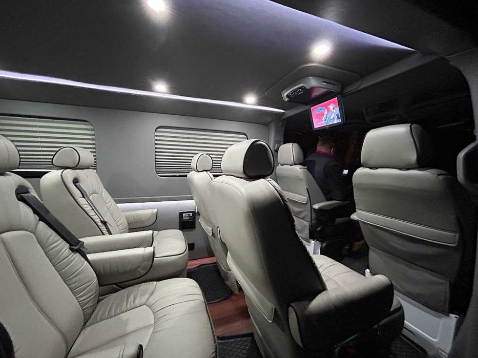 Wynajem Busa 9 osobowy Mercedes-Benz Sprinter 2500 Automat Diesel