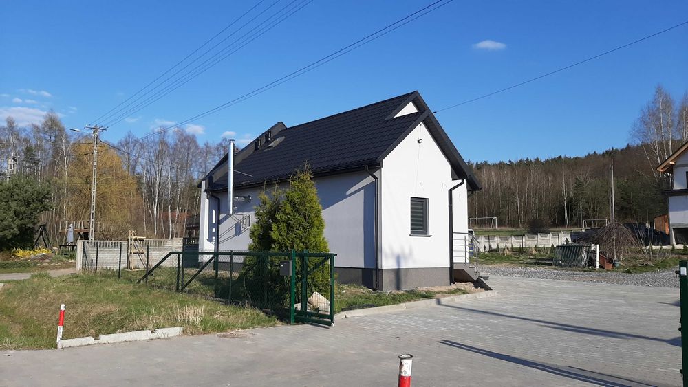 Do wynajęcia plac utwardzony z budynkiem