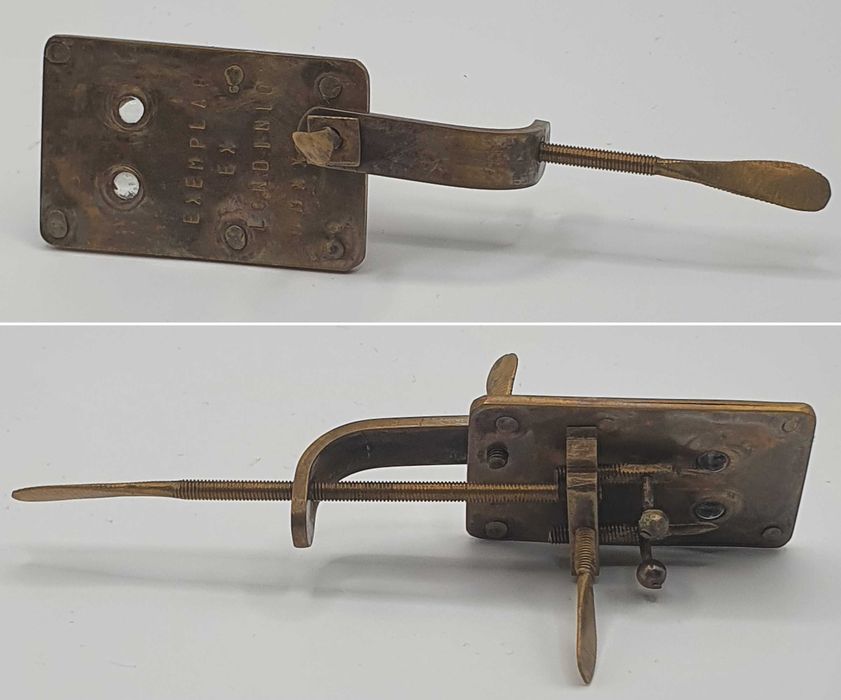 Quatro réplicas de microscópios antigos de Antoni Van Leeuwenhoek