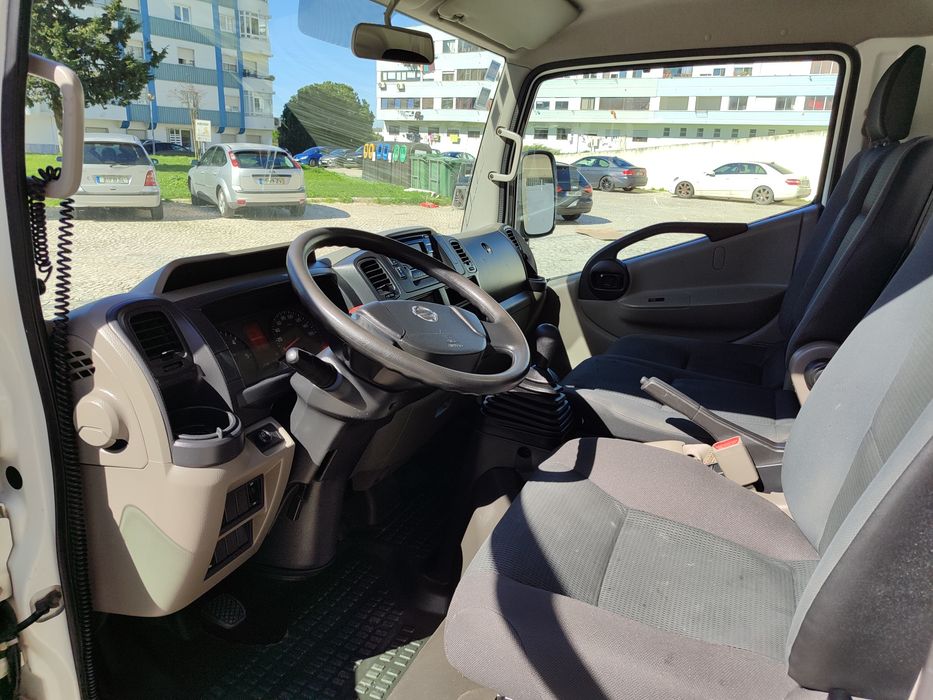 Nissan Cabstar NT400 Tribasculante