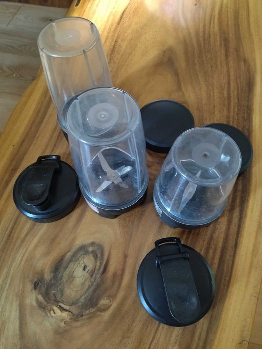 Blender kielichowy, robot kuchenny, sokowirówka z zestawem akcesoriów