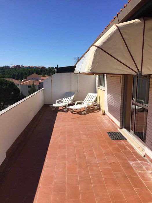 Arrendo quarto Av. Mq de Pombal LEIRIA DESPESAS INCLUIDAS