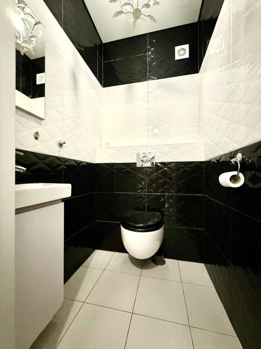 2 кімнати + кухня-студія у центрі біля парку та озера