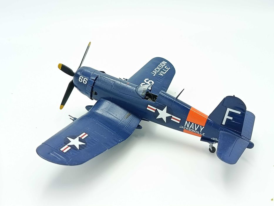 Model Samolotu F4U-4 Corsair Revell 1:72