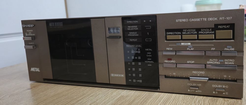 Magnetofon Sharp Rt-107 , 1983 rok