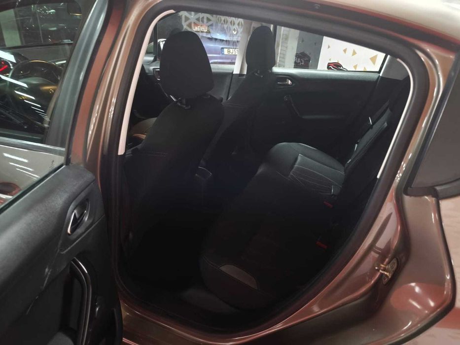 Peugeot 208 1.6 e-HDi Active