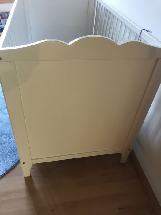 Berço e colchão para bébé