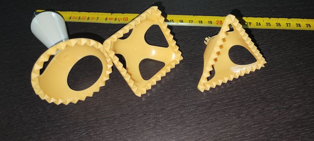 Modelador de folhados ,salgados, doces.