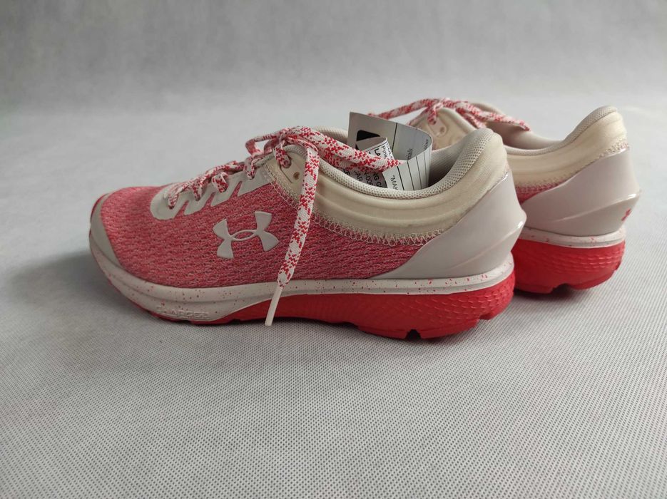 Buty sportowe damskie Under Armour UA W Aura Trainer r. 38
