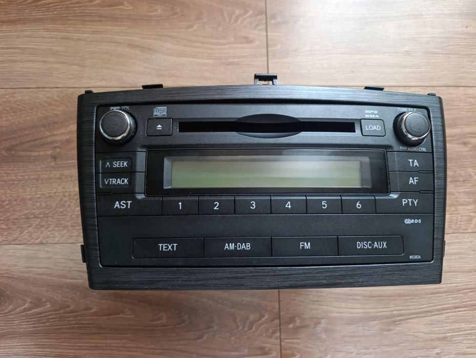 Оригінальна автомагнітола Toyota Avensis