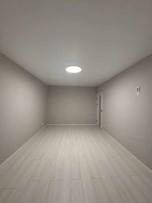 Чешка Комарова 3 кімнати